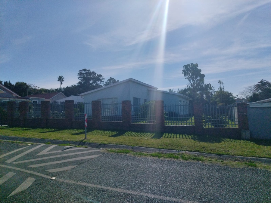 3 Bedroom Property for Sale in Amalinda North Eastern Cape